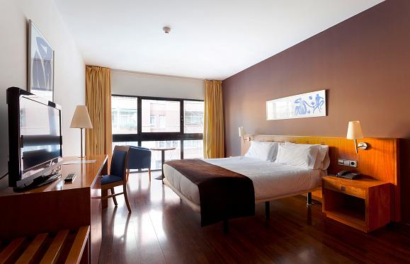 STANDARD DOUBLE/TWIN ROOM