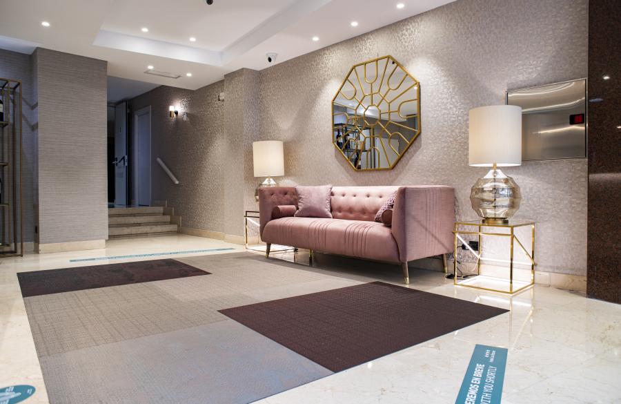 Salón descansillo Hotel Los Bracos Logroño